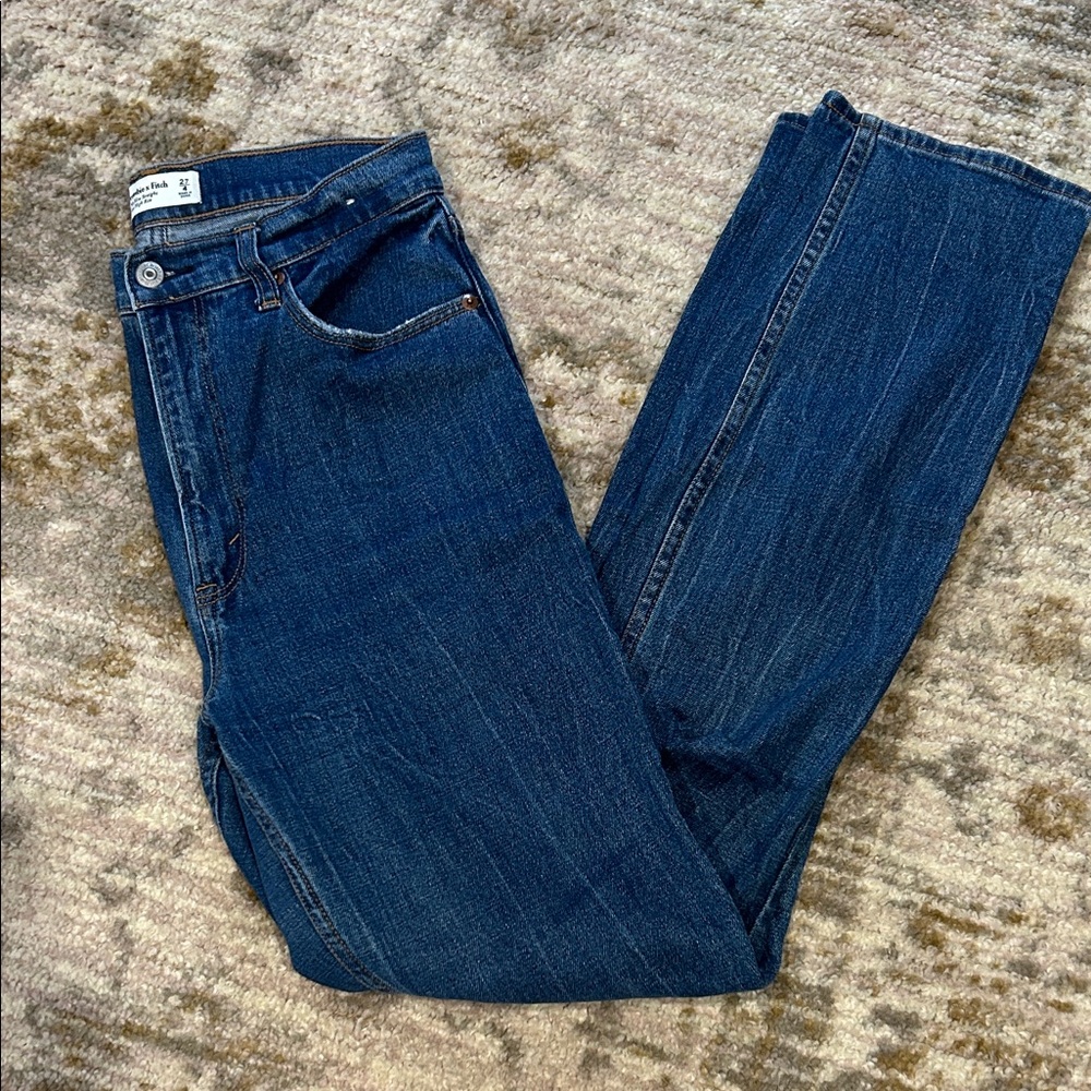 Abercrombie The 90s Slim Straight Ultra High Rise Jean